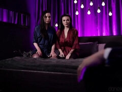 Veľký zadok, Veľké kozy, Kuřba, Na psíka, 2 ženy 1 muž, Výprask, Milf  mčbp, Pička