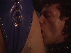 Anal, Pik sutte, Dobbelt penetration, Hårdt, Røvhåret, Trekant, Bryster, Vintage