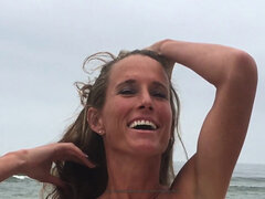 Strand, Érett feleség, Filigrán alkatú, Leborotvált