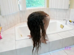 Popó, Gesztenyebarna, Filigrán alkatú, Nuni, Leborotvált, Begyek