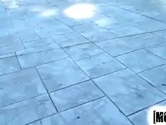 Μπικίνι, Ηδ, Μόνος, Έφηβος