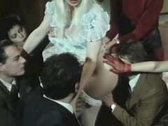 Blondin, Avsugning, Europeisk, Gangbang, Hårig, Orgie, Stockings, Vintage