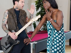 Svart, Avsugning, Doggystyle, Hårig, Handjobb, Mellanrasig, Milf, Tuttar