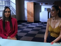 Rit, Velike joške, Prstni, Italijanka, Lizanje, Šeškanje, Joške, V uniformi