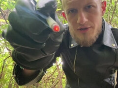 Fétis, Bőr, Szabadban