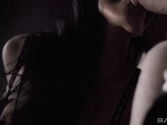 Analno, Rjavolaska, Notranji izliv, Spodnje perilo