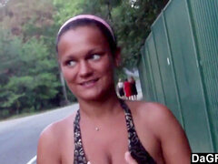 Amatéři, Bikini, Brunetka, Pár, Exhibicionisti, Venku, Teenka