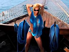 Anál, Velké kozy, Blondýna, Stříkání spermatu, Hardcore, Masturbace, Venku, Kozičky