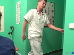 Rubia, Mamada, Engañando, Garganta profunda, Médico, Oficina, Serbio, Flaco