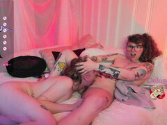 Messy Lipstick Tgirl Lesbian Facefucking