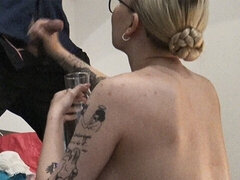 18, Blondine, Sød, Håndjob, Pov, Tatovering, Teenager, Bryster