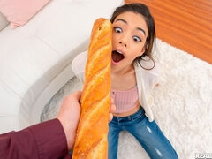 Suihinotto, Ruskeahiuksinen, Käsihoito, Suudella, Latinankieli, Strippaus, Teini