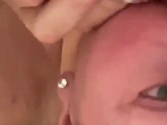 Stora tuttar, Avsugning, Sperma shot, Grovt språk, Ansiktsbehandling, Mat, Fotfetisch, Milf