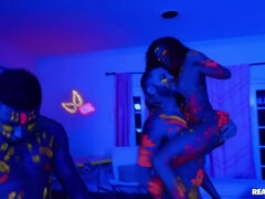 Gizelle, Diamond, and Roxie: Project DTF - Season 2: Bounce, Glow, Farewell / 30.03.2022