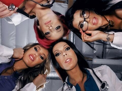 Διπλή εισχώρηση, Ομάδα, Μαλακία, Ώριμη γυναίκα, Νοσοκόμα, Όργιο, Κοκκινομάλα, Καλσόν