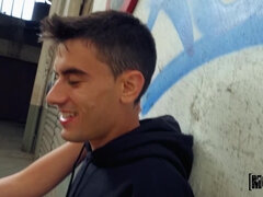 Avsugning, Brunett, Universitet, Långt ner i halsen, Hårig, Utomhus, Fitta