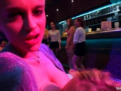 Klubb, Dansar, Docka, Hardcore, Mellanrasig, Orgie, Party, Porrstjärnor