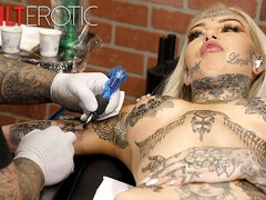 Stora tuttar, Blondin, Hd, Onani, Verklighet, Rakad, Tatuering, Leksaker