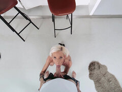 Grosser schwanz, Blondine, Blasen, Sperma im mund, Freundin, Hd, Höschen, Titten