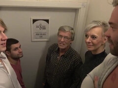 Grote lul, Pijpbeurt, Hondjeshouding, Groep, Hd, Rijpe lesbienne, Zuigen, Taboe