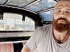 Leie, Asiatisch, Grosser schwanz, Blasen, Braunhaarige, Handjob, Schlampe, Titten