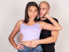 Amatorka, Sypialnia, Duży kutas, Obciąganie, Styl na pieska, Ciemna karnacja, Nastolatki, Cycki