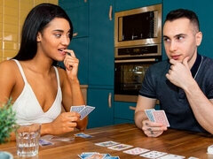 Hatalmas hátsó, Monumentális dákó, Cumizás, Gesztenyebarna, Kutya póz, Természetes mellek, Filigrán alkatú, Tini