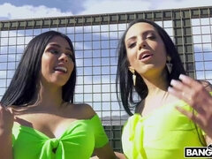 Gros cul, Gros seins, Plantureuse, 2 femmes 1 homme, Hd, Fille latino, Plan cul à trois, Nénés