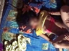 18 jaar, Aziatisch, Badkamer, Zoenen, Rijpe lesbienne, Klein, Kut duiken, Stiefmoeder