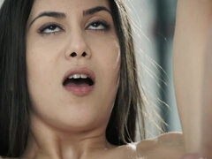 Anál, Stříkání spermatu, Prstění