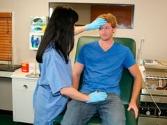 오랄섹스, 흑갈색 머리, 입에 사정, 사정 샷, 핸드잡, 대단히, 밀프, 간호사