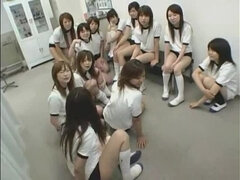 Vysokoškoláčka, Skupina, Honění, Japonské, Z pohľadu účastníka, Na verejnosti