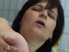 Tekintélyes didik, Gesztenyebarna, Ondó fröcskölés, Mélytorok, Arcra élvezés, Kézimunka, Hd, Érett koros