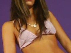 Rumpa, Stor stjärt, Brunett, Dildo, Glasögon, Solo, Tuttar