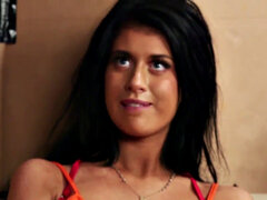 Britanke, Rjavolaska, Dress, Ženska dominacija, Spodnje perilo, Piercing, Muco, Tangice