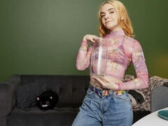 18, Amatør, Give finger, Naturlige bryster, Mager, Solo, Teenager, Bryster