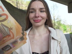 Kotě, Brunetka, Vysokoškolačka, Sperma v puse, Honění, Hardcore, Hd, Na veřejnosti