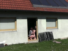 Amatør, Kukk suging, Tysk, Briller, Moden, Utendørs, Pissing