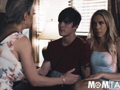 Rubia, Atrapados, Familia, Besar, Madres para coger, Montar, Madrastra, Trio