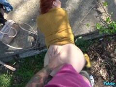 Sucer une bite, Voiture, Éjaculation interne, En levrette, Doigter, De plein air, Pov, Public