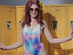 Amatør, Stor røv, Give finger, Onani, Røvhåret, Solo, Stripning, Teenager