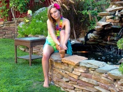 Amatööri, Ruskeahiuksinen, Ulkona, Pikkarit, Ajeltu, Soolo