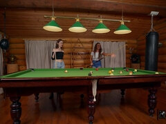 Tekintélyes didik, Szőke, Műcerka, Lábszex, Nyalás, Fenekelés, Begyek, Játékszerek