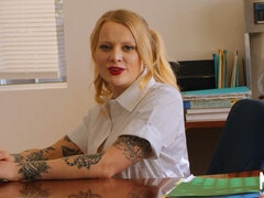 18 let, Velký zadek, Velké péro, Blondýna, Kuřba, Přírodní prsa, Teenka, Kozičky