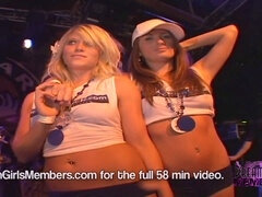 Klub, Vysokoškolačka, Exhibicionisti, Venku, Na veřejnosti