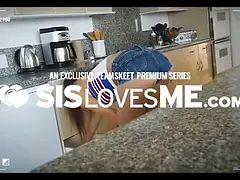 Popó, Hatalmas hátsó, Meztelen faszik, Szájba élvezés, Ondó fröcskölés, Fajok közötti, Visítozás, Begyek