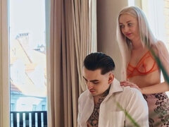 Kukk suging, Sperm skott, Runke, Kjøkken, Slikking, Fitte, Tattovering, Tenåring