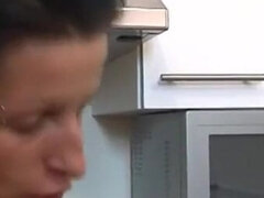 Cul, Gros seins, Sucer une bite, Brunette brune, Tir de sperme, Allemand, Hard, Femme au foyer