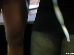 Blondine, Blasen, Sperma im mund, Tanzen, Frau, Lecken, Lingerie, Party