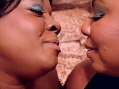 Hottie Poizon Ivy and Lisa Rivera's lesbian foot fetish sex